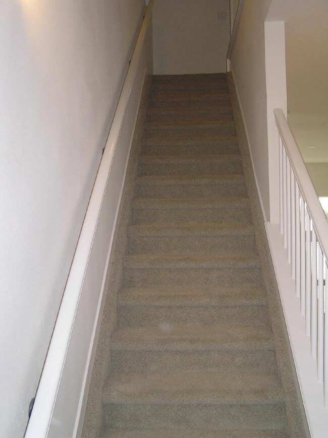 Building Photo - 2BR/2.5BA High-End Townhome with Attached ...