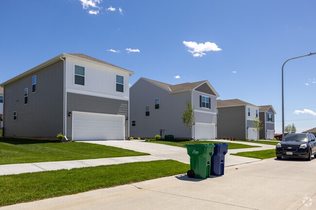 Building Photo - The Trails