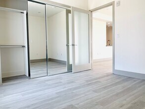 Interior Photo - Lido Apartments - 4847 Oakwood
