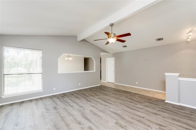 Foto del edificio - 816 Russet Valley Dr