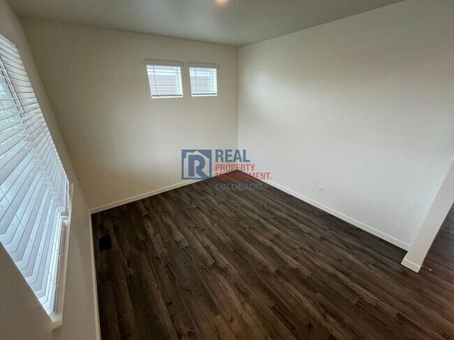 Building Photo - 2494 Wren Dr