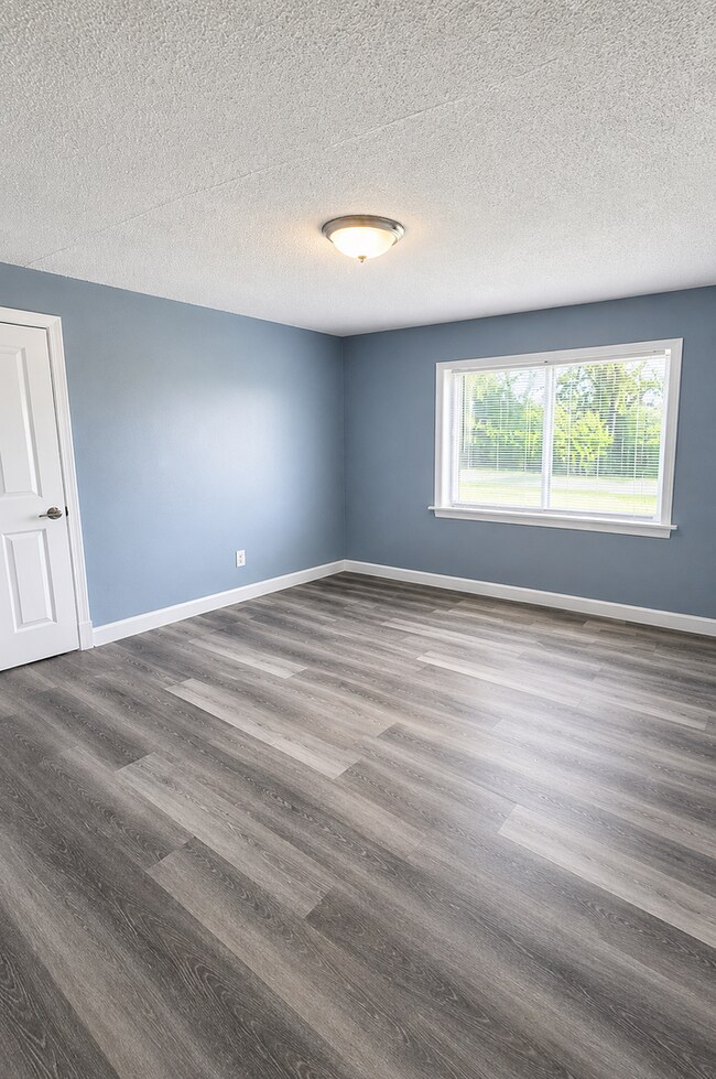 Foto del edificio - HALF OFF SECURITY DEPOSIT! Fully Renovated 4BR Home with Huge Yard & Off-Street Parking – Section...