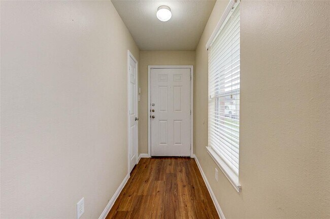 Building Photo - 21523 Donata Cir