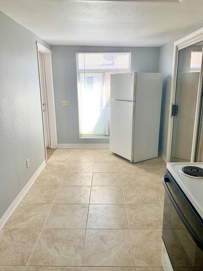 Foto del edificio - 6860 Wunderlin Ave