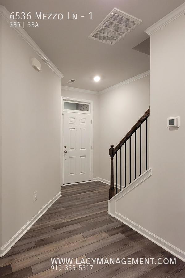 Building Photo - 6536 Mezzo Ln