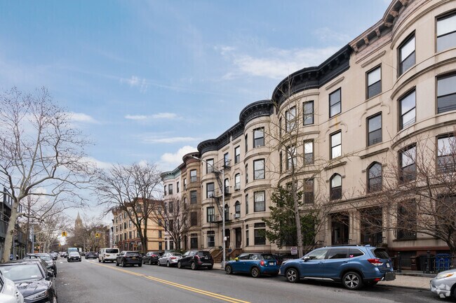 Building Photo - 311 6th Ave