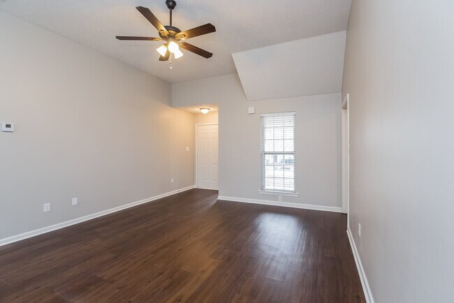 Foto del edificio - 109 Stoney Brook Way