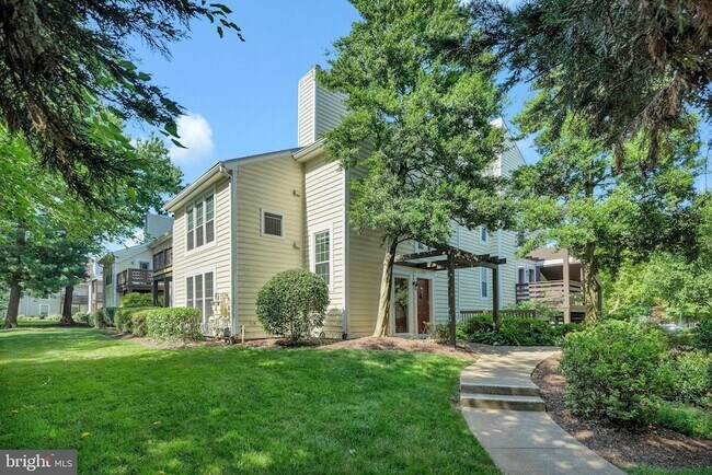 Foto del edificio - 10070 Oakton Terrace Rd