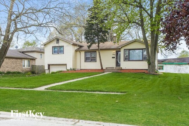 Building Photo - 14428 Irving Ave