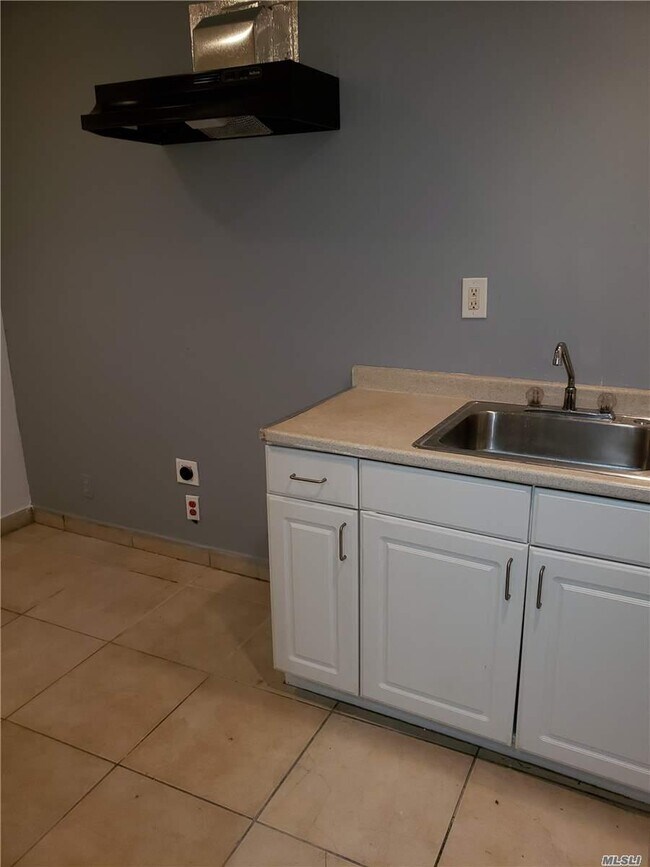 Building Photo - 503 Eagle Ave