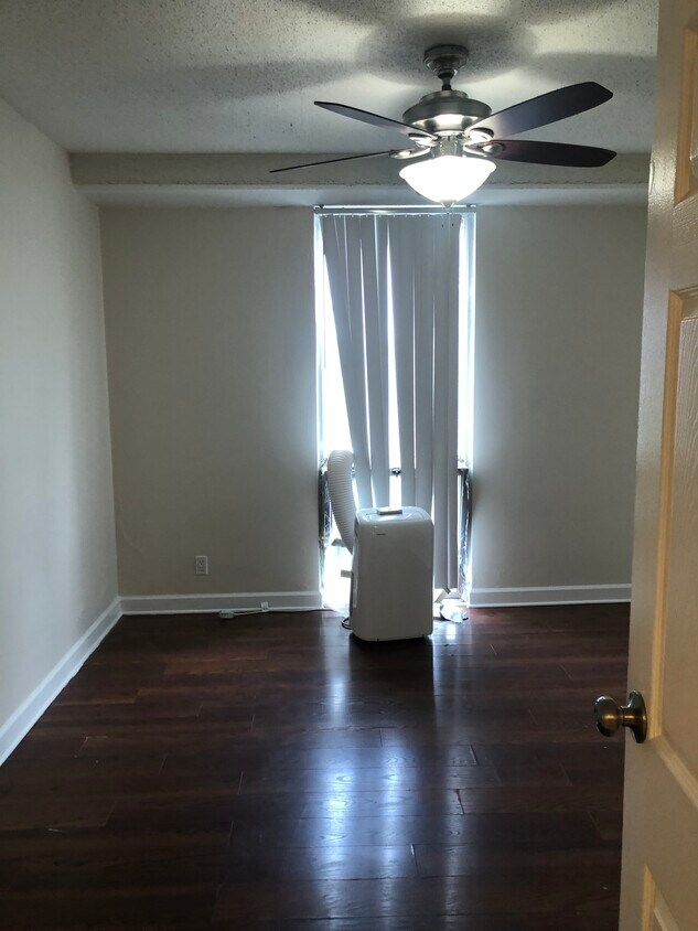 Foto del edificio - 1271 Poplar Ave