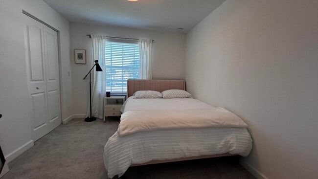 Building Photo - 6911 Broadwater Ln