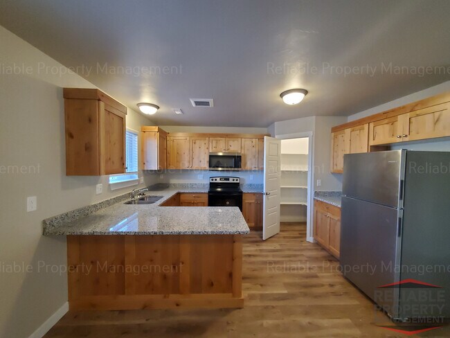 Foto del edificio - 2015 Lawrence Ln