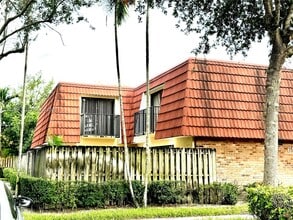 Building Photo - 721 NW 99th Cir