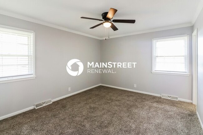 Foto del edificio - 3 Bedroom Pet-Friendly Home in PLEASANT HILL, MO with Main Street Renewal