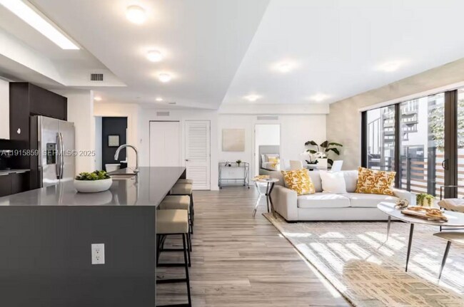 Foto del edificio - 2955 Bird Ave