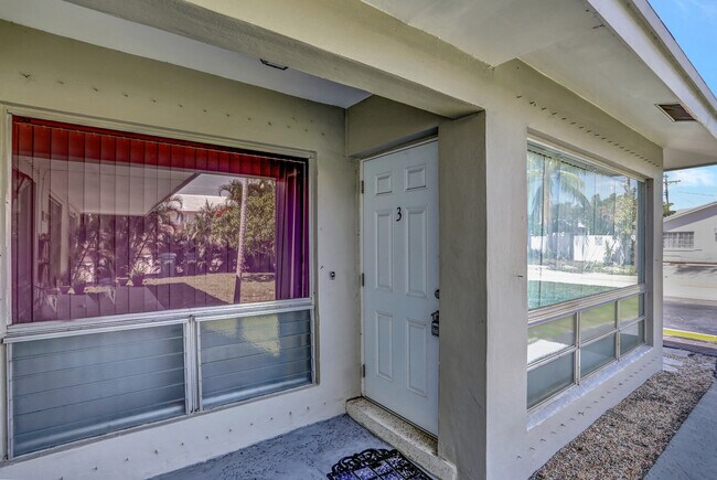 Foto del edificio - 5951 NE 18th Ave