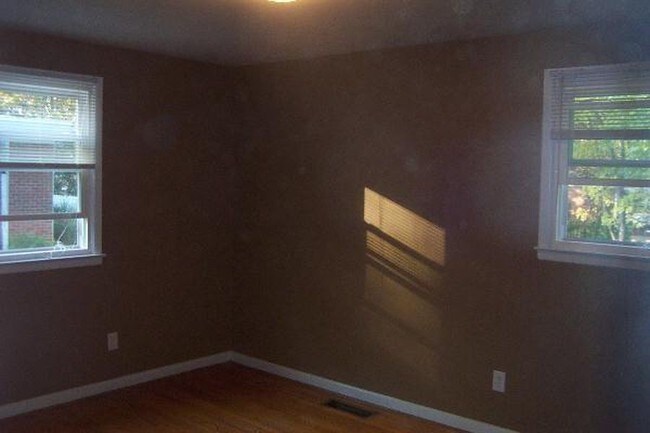 Building Photo - 411 Fenton St