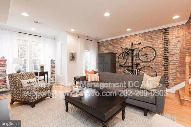 Foto del edificio - 615 8th St NE