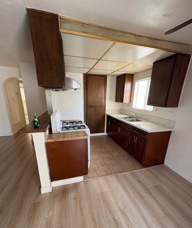 Kitchen - 18410 Desidia St