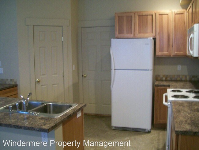 Building Photo - 1506-1508 S E Landen Dr