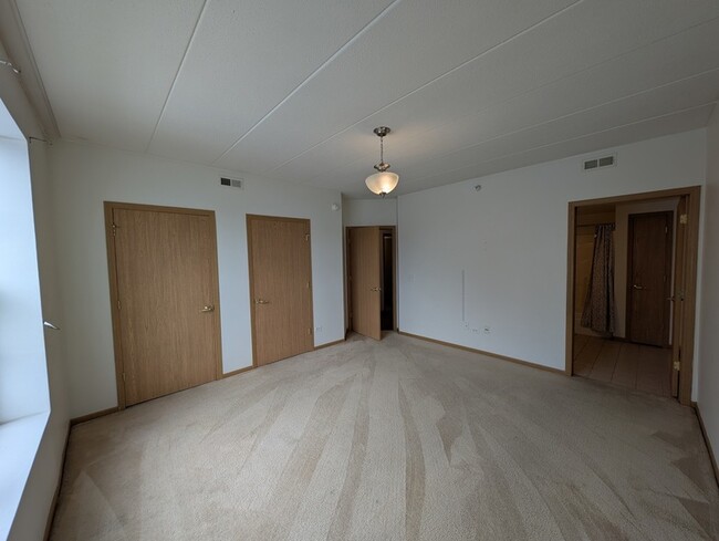 Building Photo - 16671 Liberty Cir