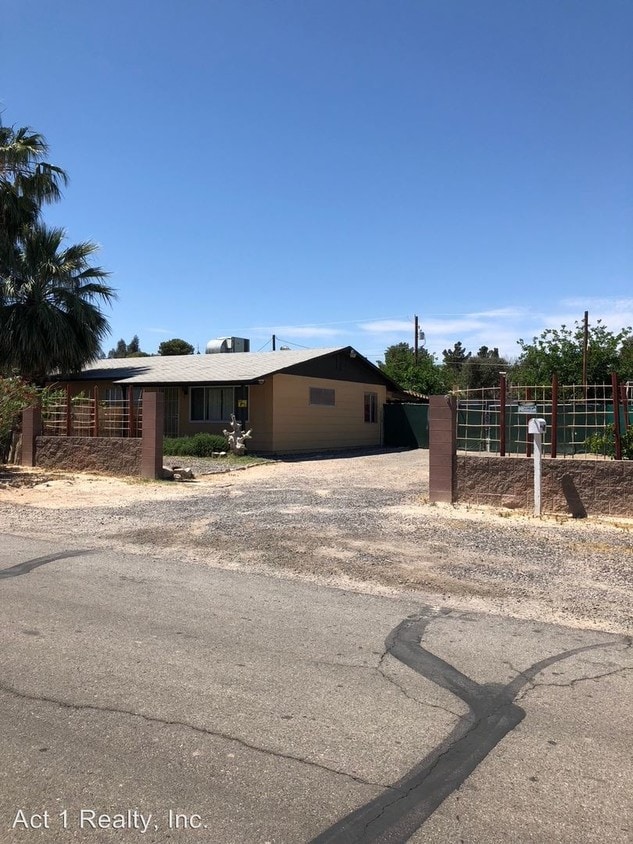 Primary Photo - 3 br, 2 bath House - 5015 Pearlite Avenue