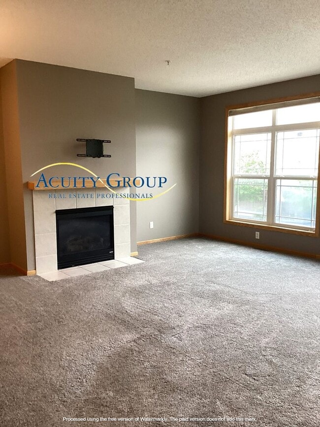 Building Photo - 3BR, 3BA End-Unit Townhome in Ramsey