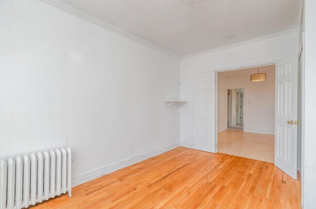 Building Photo - 309 Cator Ave