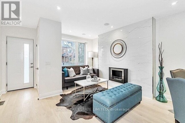 Building Photo - 573 A Palmerston Ave