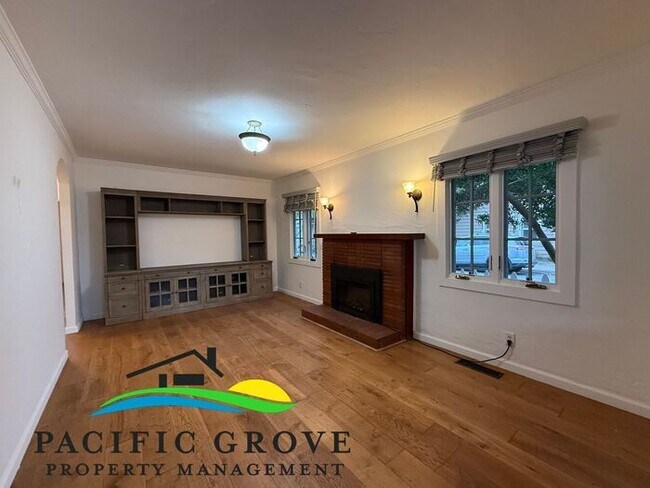 Foto del edificio - Pacific Grove 2-bedroom , 2 bath. Prime Walk to Town Location!