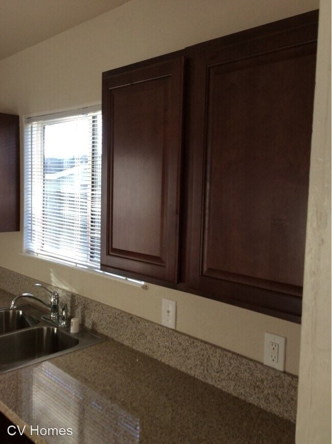 Foto del edificio - 2 br, 2 bath House - 3820 E. Mono Ave.