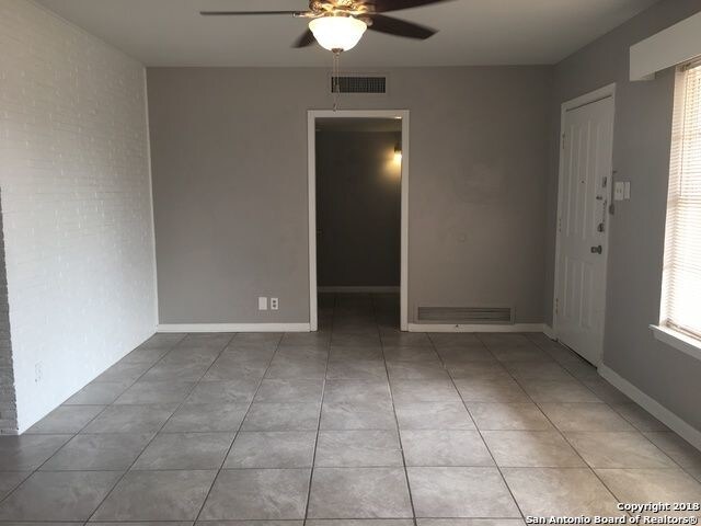 Building Photo - 227 Cicero Dr