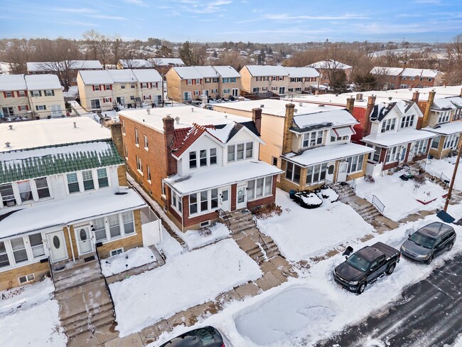 Building Photo - Warm & Welcoming, Move-In Ready West End Twin | 3 Bedroom 1 Bathroom