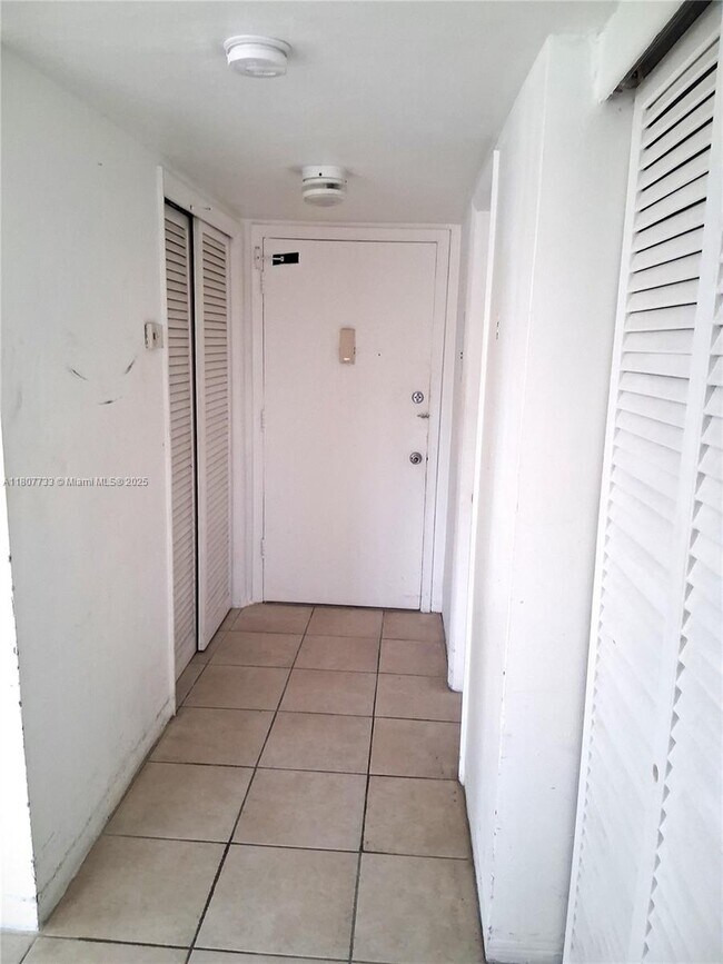 Foto del edificio - 16701 NE 14th Ave