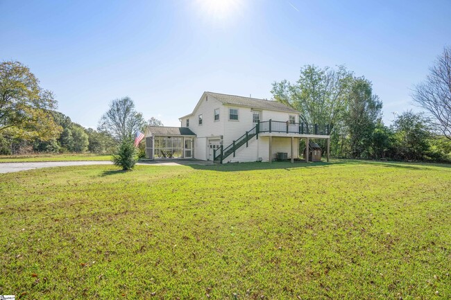 Building Photo - 830 Tigerville Rd