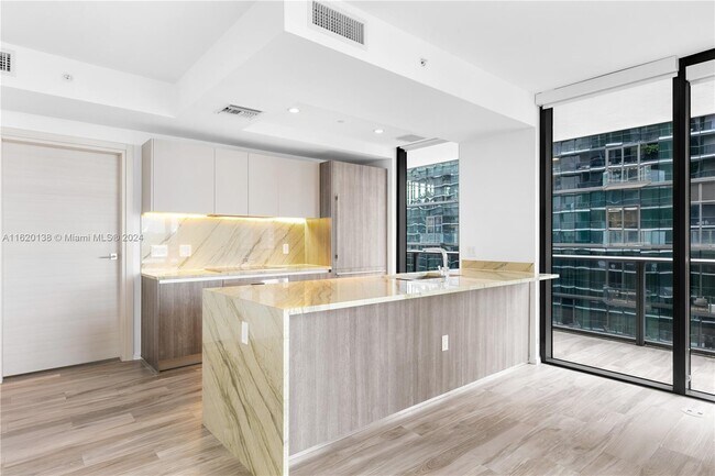Building Photo - 801 S Miami Ave