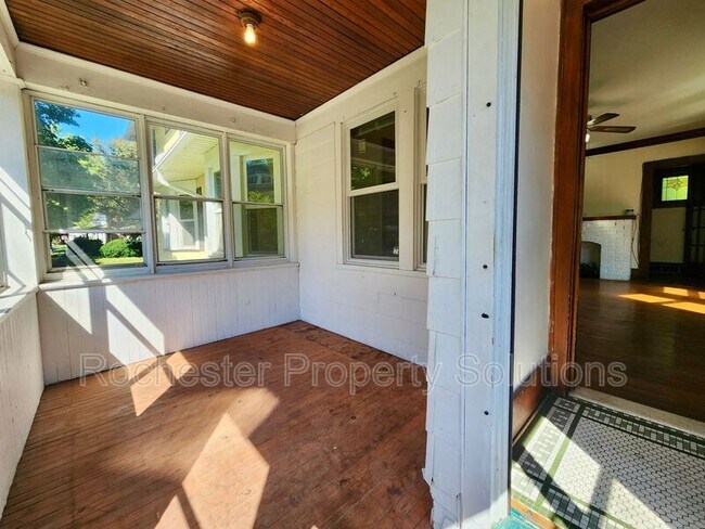 Building Photo - 22 Varden St