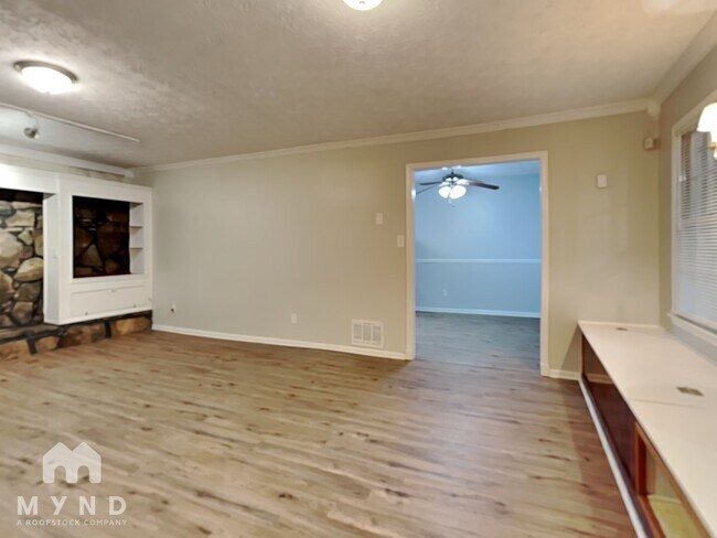 Building Photo - 35 Paris Ct