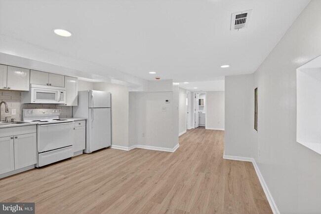 Foto del edificio - 141 Uhland Terrace NE