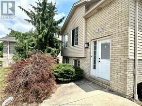 Building Photo - 6 Bristol Dr