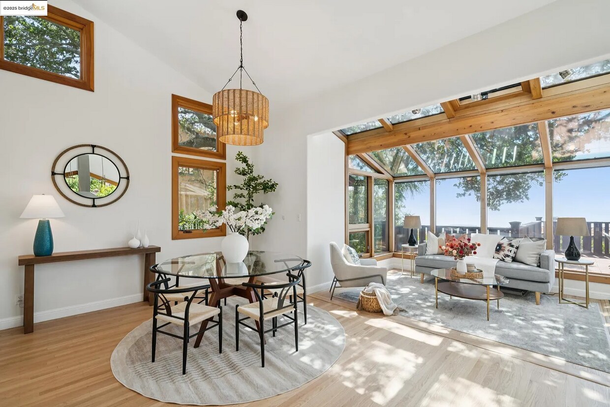 Foto principal - Berkeley Hills Beauty with Bay Views & Ele...