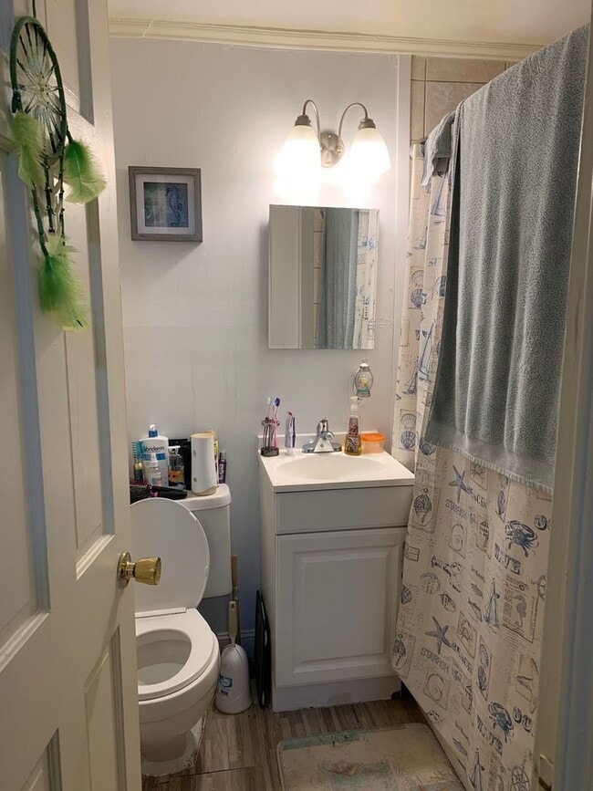 Building Photo - 59 Elm St