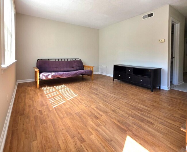 Foto del edificio - 1002 Willow Dr