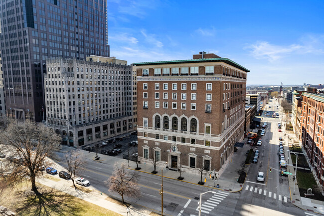 Indianapolis Athletic Club - 350 N Meridian St