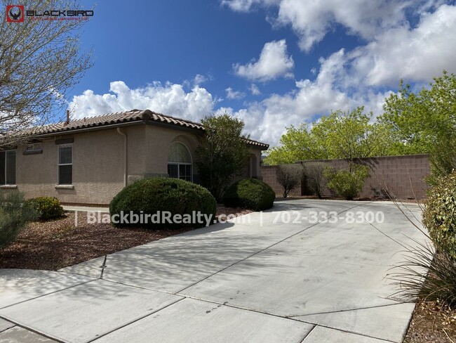 Building Photo - Single Story in the heart of Summerlin