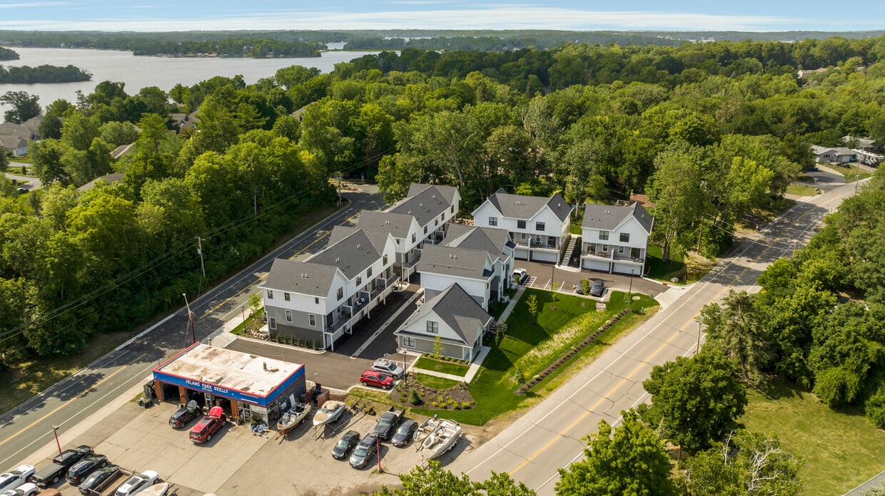 4441 Wilshire Blvd, Mound, MN 55364 Townhome Rentals in Mound MN