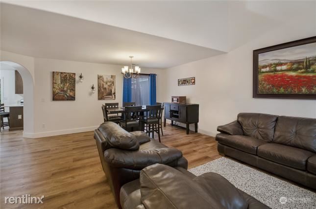 Building Photo - 4 br, 2 bath House - 7607 i 195Th Street C...