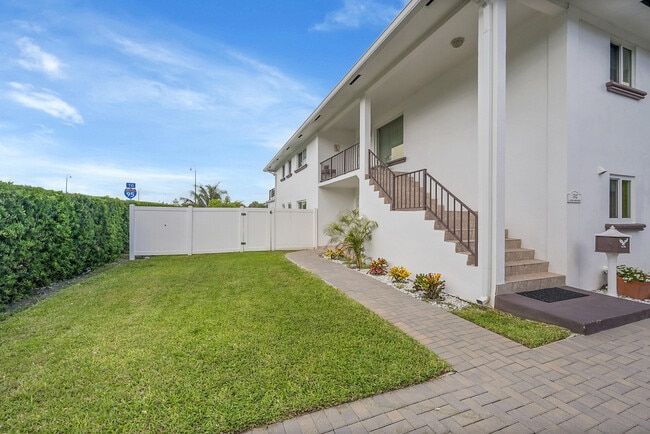 Foto del edificio - 1702 S Ocean Blvd