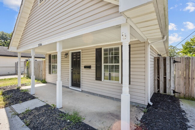 Building Photo - 2206 Berkley Ave